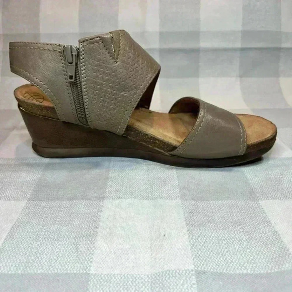 Cobb Hill Shonna Slingback tan leather wedge sandals women’s size 9.5 (EUR 41) - Picture 2 of 10